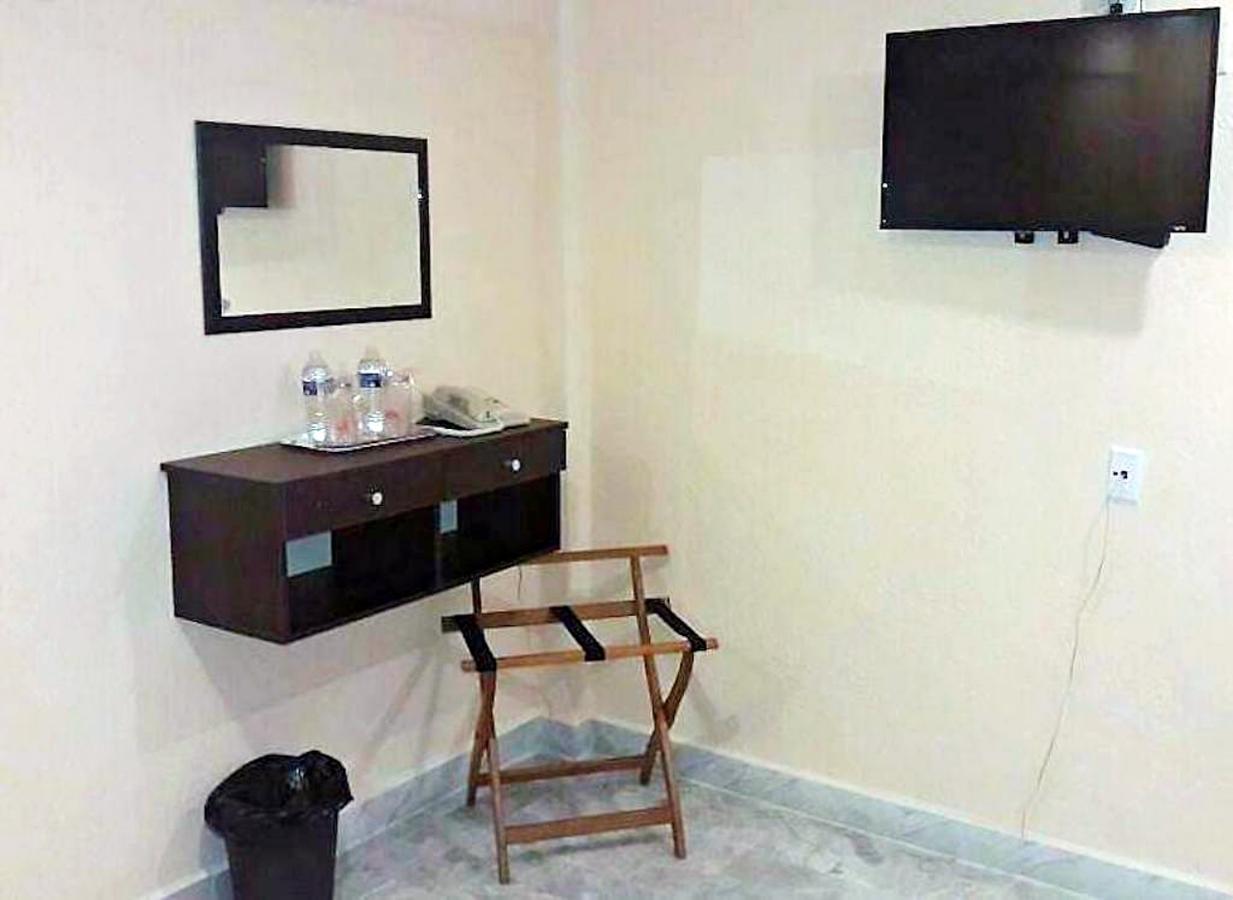 Hotel Versalles Suites Cancún Extérieur photo
