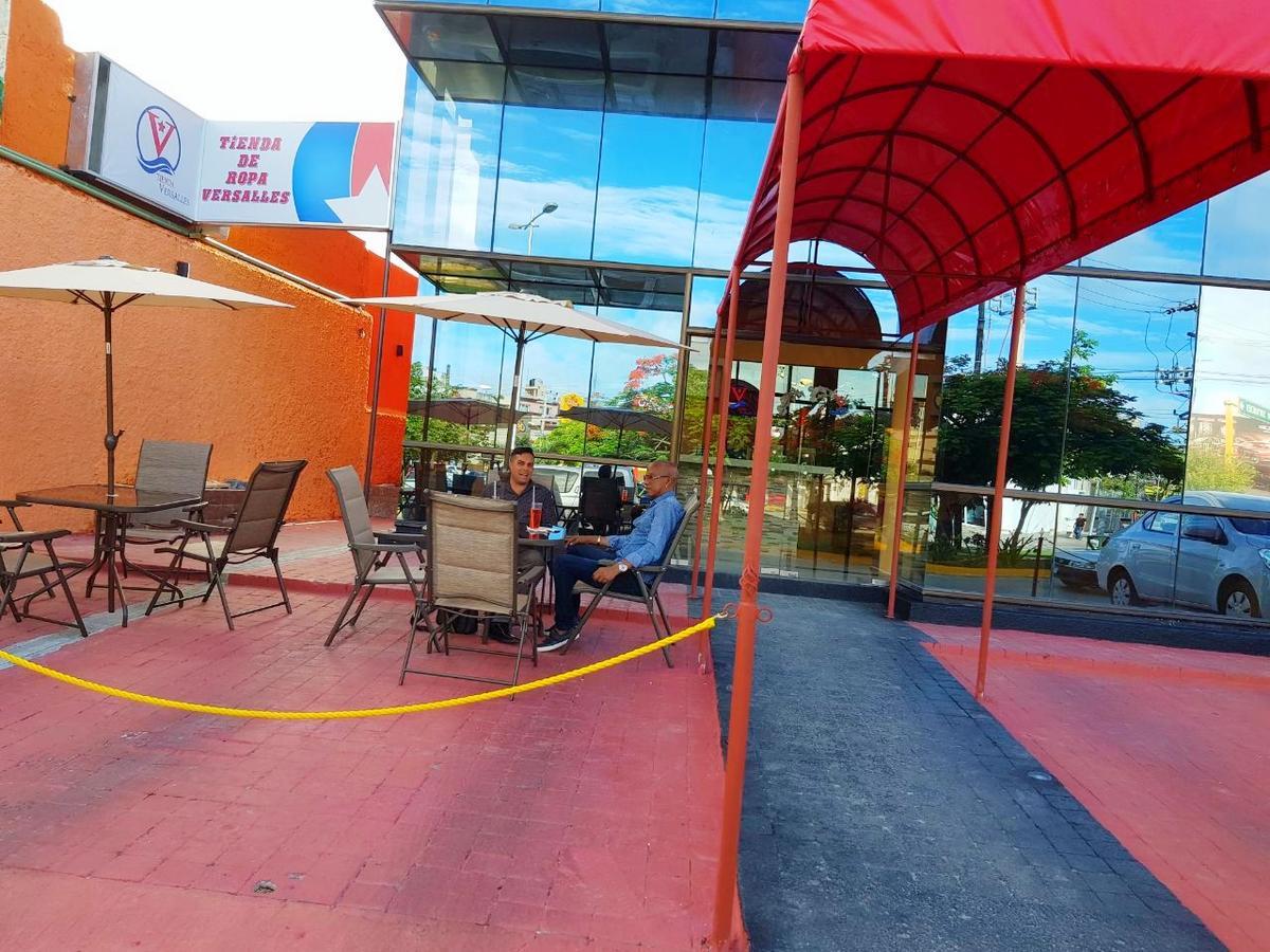 Hotel Versalles Suites Cancún Extérieur photo