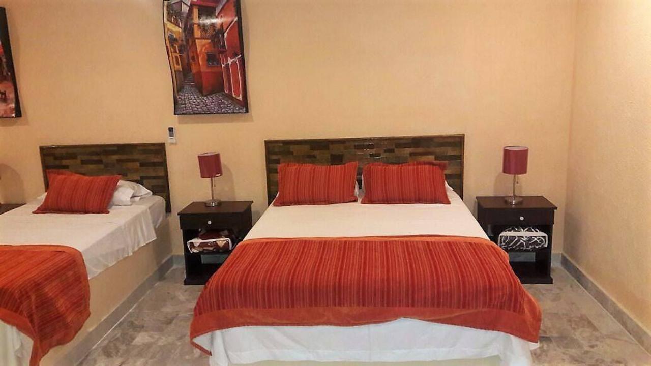 Hotel Versalles Suites Cancún Extérieur photo