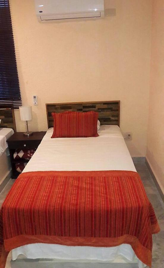 Hotel Versalles Suites Cancún Extérieur photo