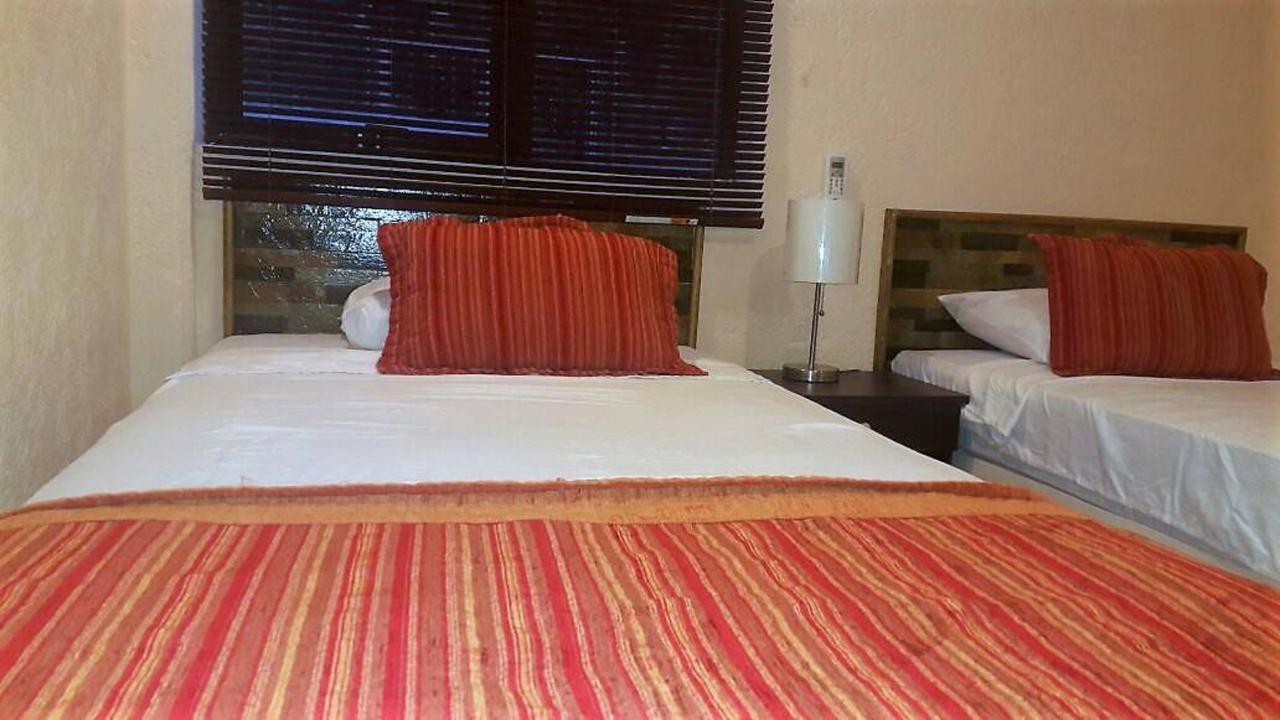 Hotel Versalles Suites Cancún Extérieur photo