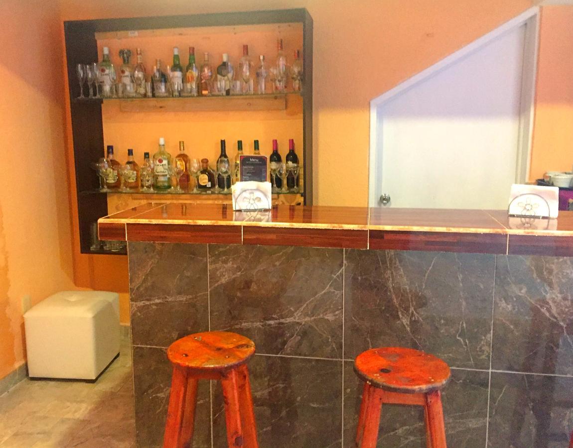 Hotel Versalles Suites Cancún Extérieur photo