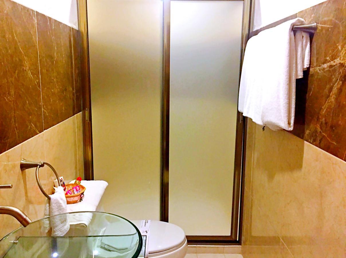 Hotel Versalles Suites Cancún Extérieur photo